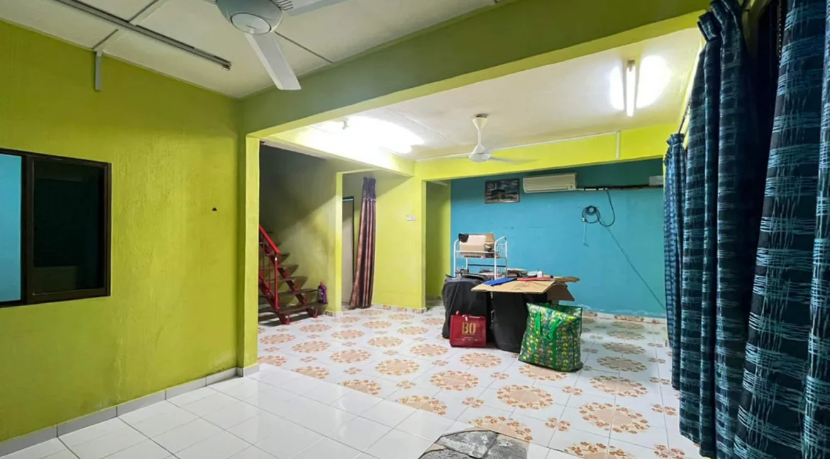 rumah-kos-rendah-dua-tingkat-taman-chepor-raya-09