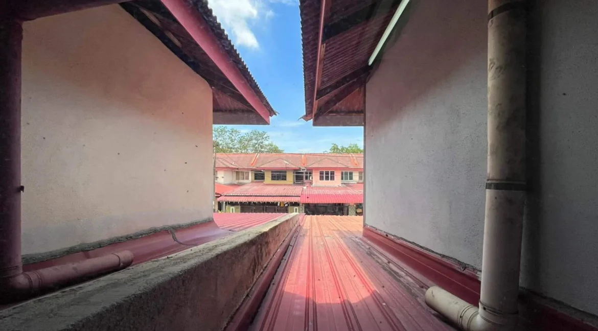 rumah-kos-rendah-dua-tingkat-taman-chepor-raya-21